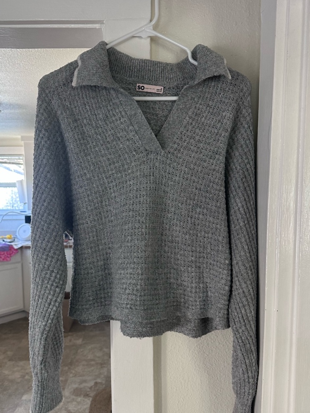 Super soft collared sweater top. Size Medium